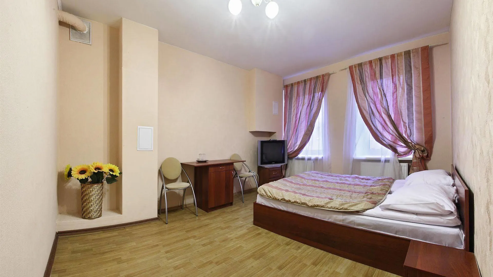 Ra Hotel At Tambovskaya 11 San Pietroburgo 3*,